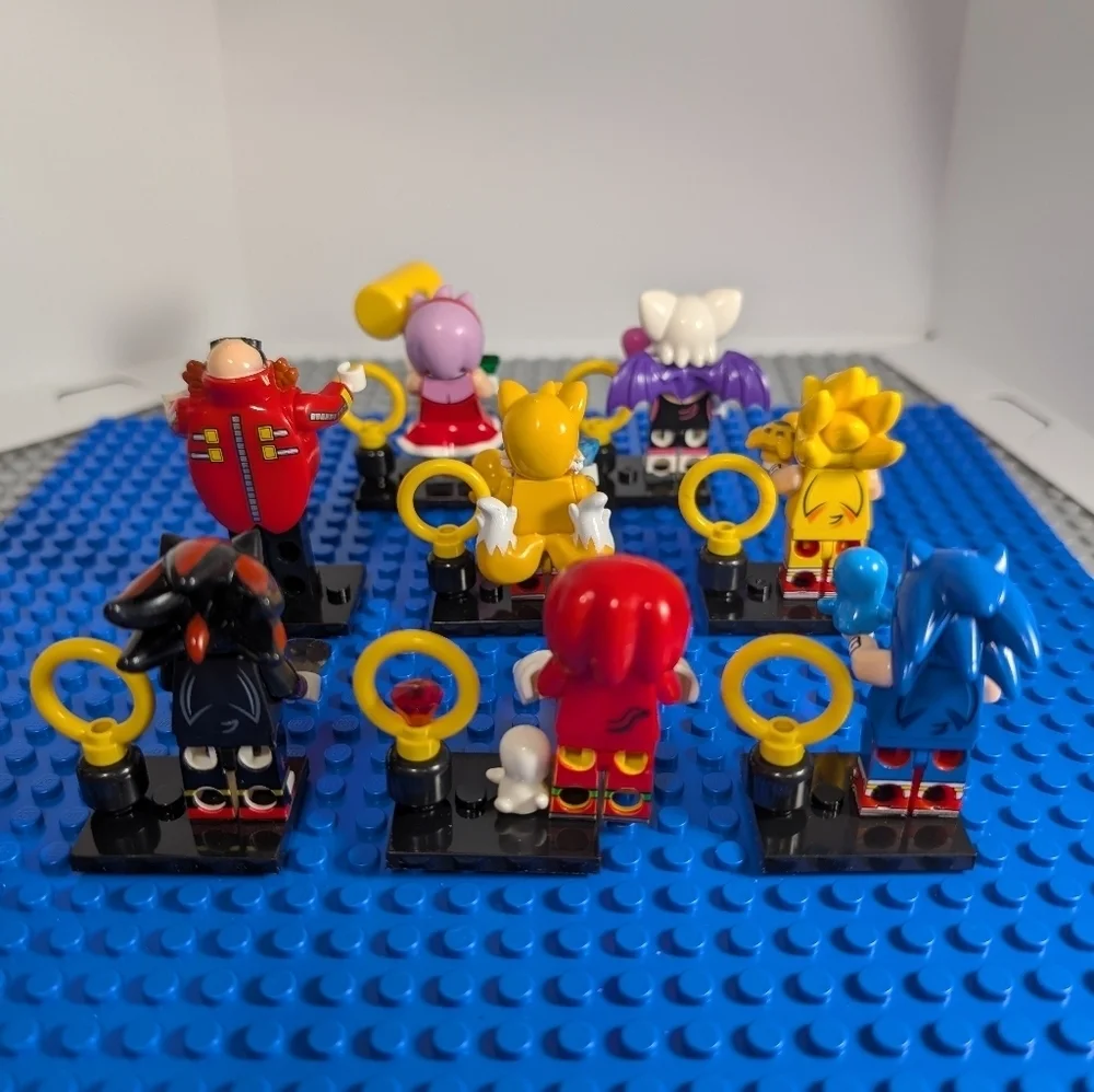 8 MINIFIGURES- Sonic the Hedgehog with Accessories - Sega- Lego Compatible